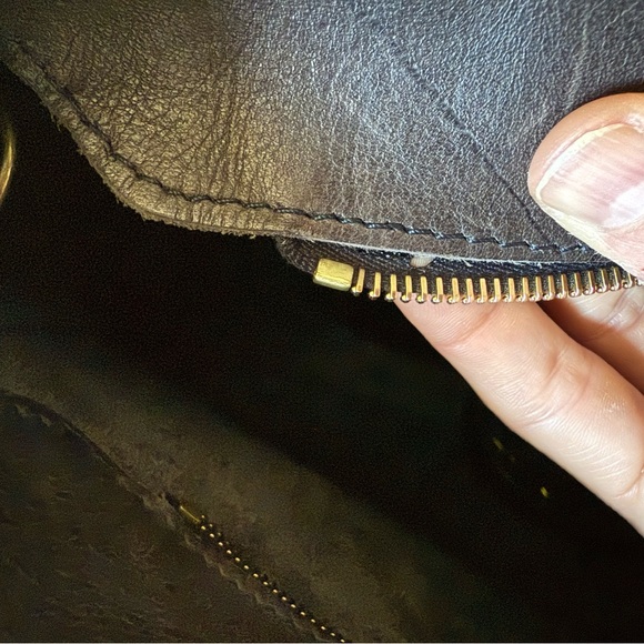 Fount Kinsley Tote Bag in Wolf - Picture 7 of 10